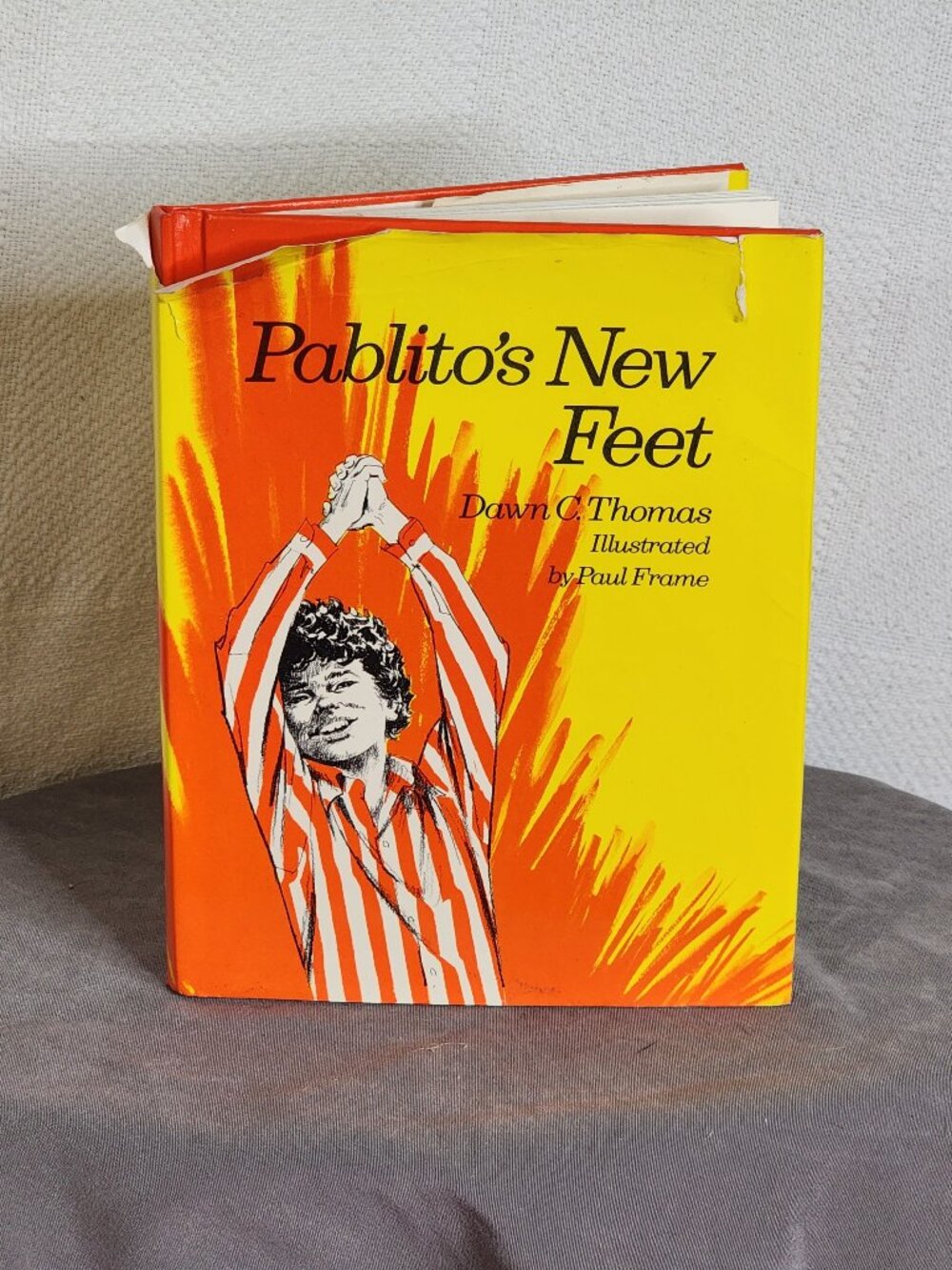 Pablito's New Feet Copyright 1973 by Dawn C. Thomas Illustrated by Paul Frame